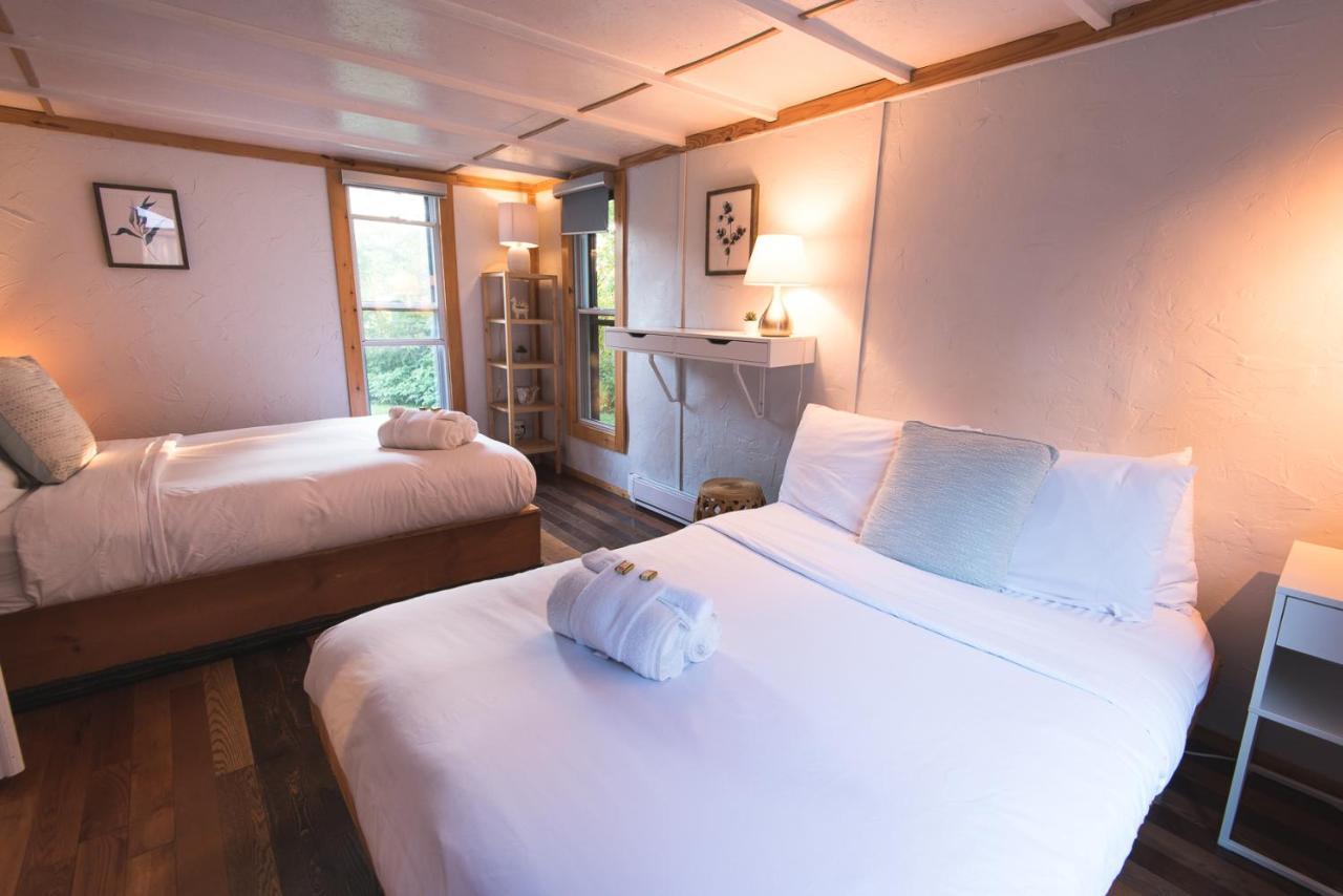 Au Sommet Du Fjord Hostel Sacre-Coeur Luaran gambar