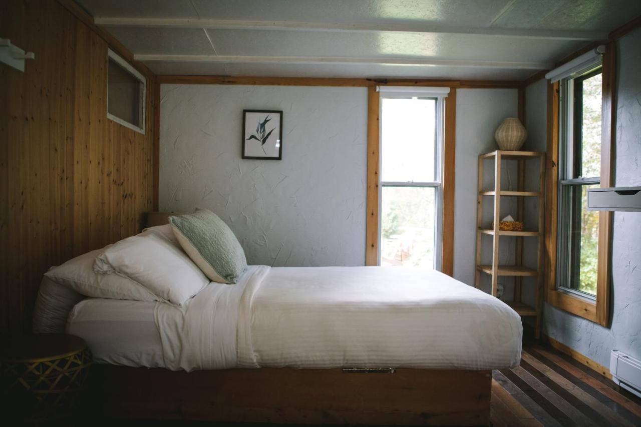 Au Sommet Du Fjord Hostel Sacre-Coeur Luaran gambar